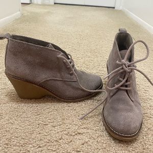 *Free Shipping* Womans Boots Size 6.5